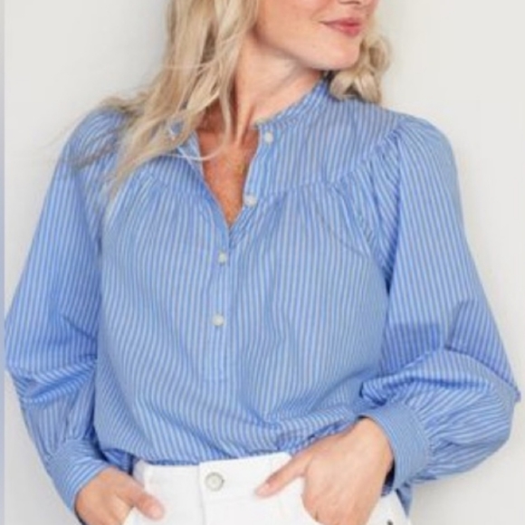 Puff-Sleeve Striped HenleyVisitarShirt for Women - Picture 4 of 11